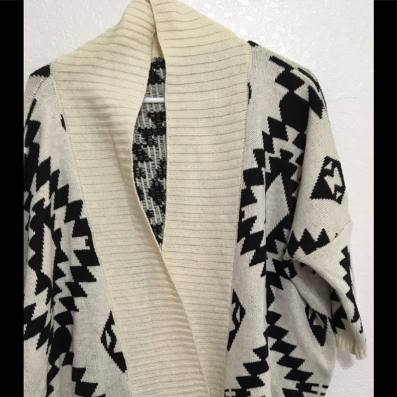 Oversized Beautiful Sweater - Picture 6 of 6